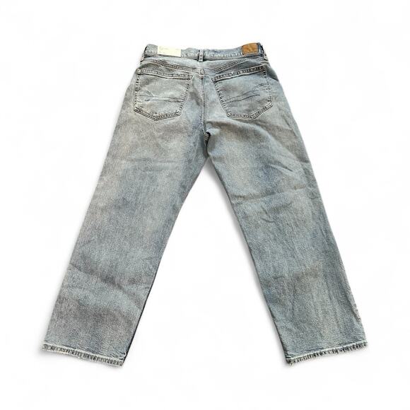 American Eagle Ex-Boyfriend STRIGID Blue Distressed Light Wash Jeans 8 Short NWT - Picture 2 of 12